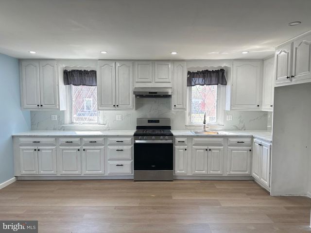 9009 REVERE ST, Philadelphia, PA 19152