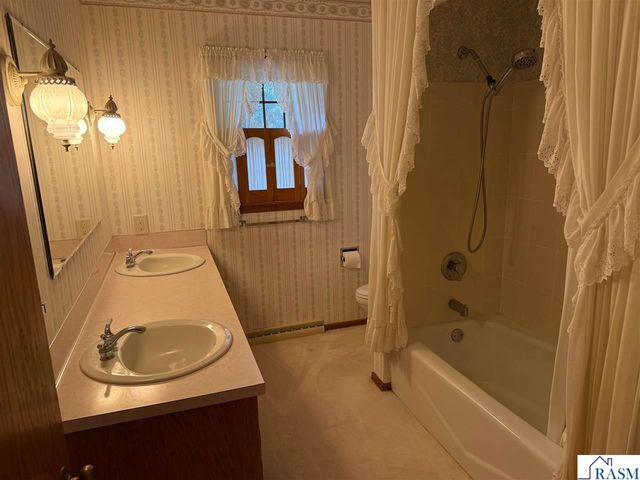 2219 Clare Drive, North Mankato, MN 56003