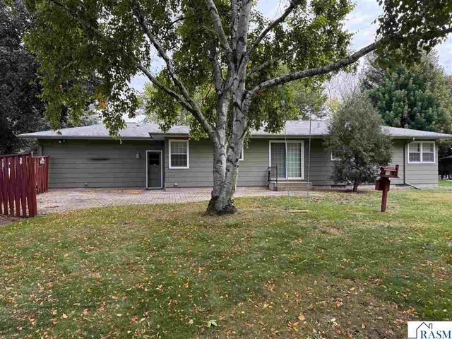 2219 Clare Drive, North Mankato, MN 56003