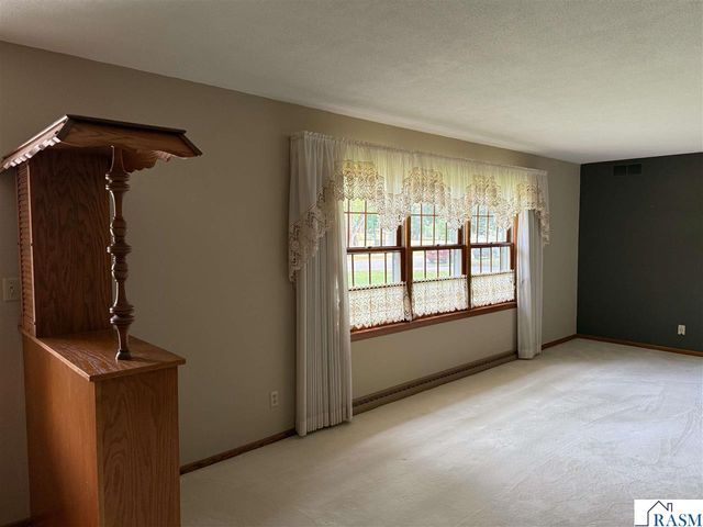 2219 Clare Drive, North Mankato, MN 56003