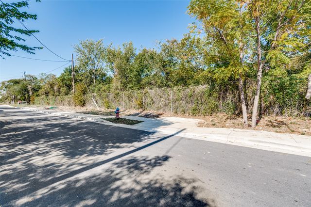 4400 Highview Street, Cockrell Hill, TX 75211