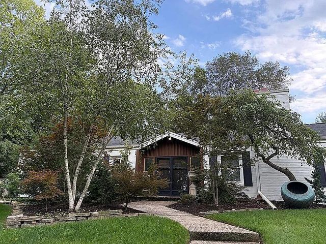 3105 E Landstrom Road, Rockford, IL 61107