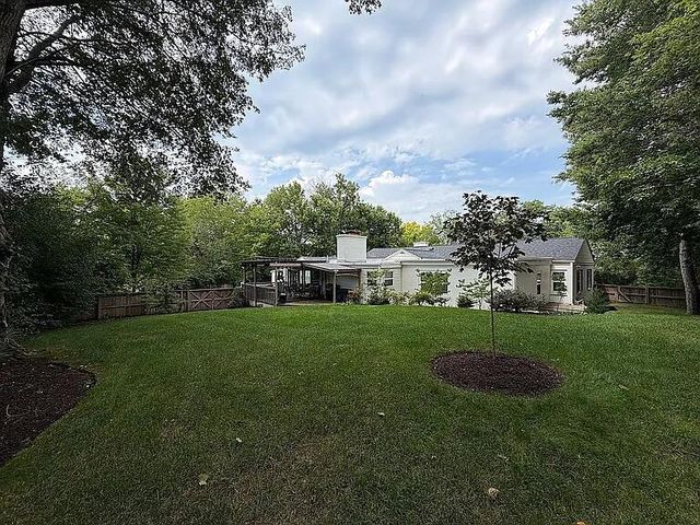 3105 E Landstrom Road, Rockford, IL 61107