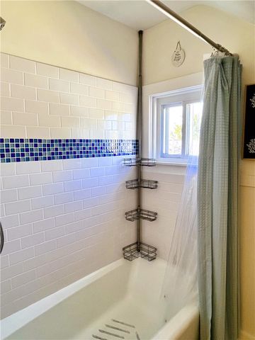 11 Hammond Street 3, Newport, RI 02840