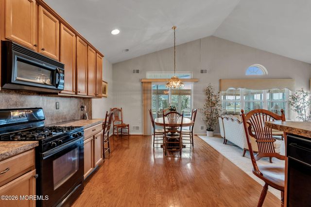 21 Trevi Court, Manchester, NJ 08759