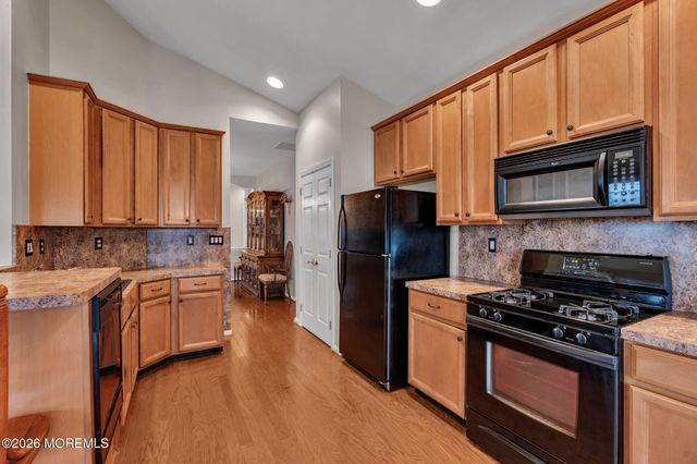 21 Trevi Court, Manchester, NJ 08759