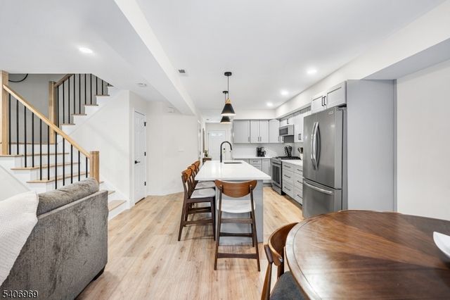 31 Angela Way, Berkeley Heights Twp., NJ 07922