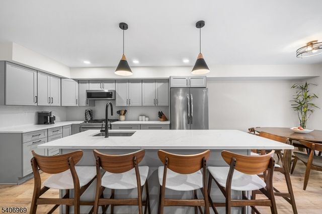 31 Angela Way, Berkeley Heights Twp., NJ 07922