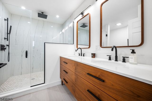 31 Angela Way, Berkeley Heights Twp., NJ 07922