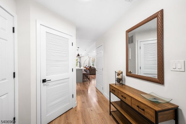 31 Angela Way, Berkeley Heights Twp., NJ 07922