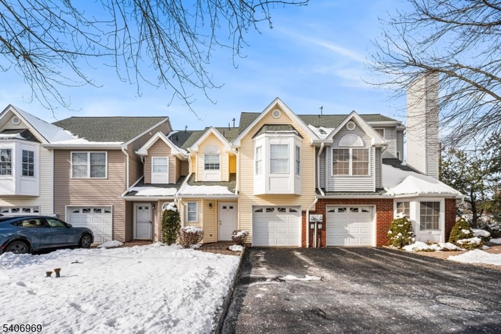 31 Angela Way, Berkeley Heights Twp., NJ 07922