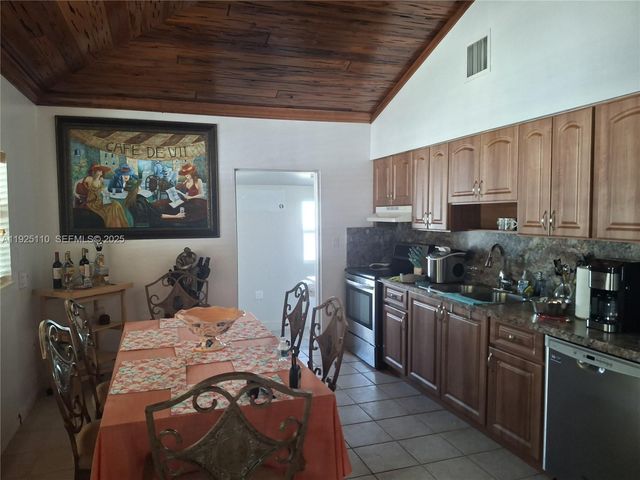 29 Bonefish Ave, Key Largo, FL 33037