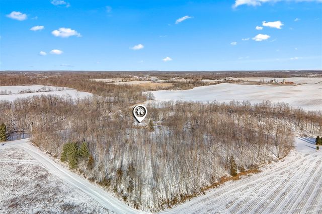 10001 Pioneer Road, Osseo, MI 49266