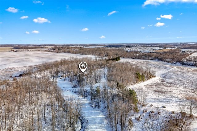 10001 Pioneer Road, Osseo, MI 49266