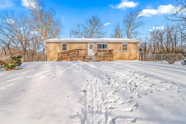 10001 Pioneer Road, Osseo, MI 49266