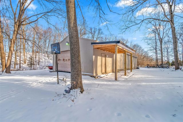 10001 Pioneer Road, Osseo, MI 49266