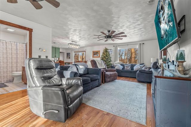 10001 Pioneer Road, Osseo, MI 49266