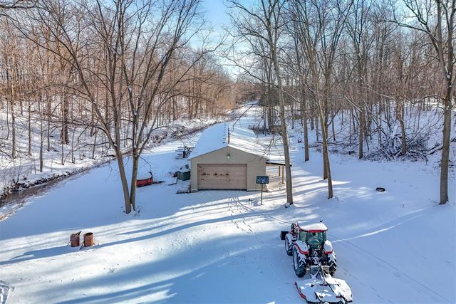 10001 Pioneer Road, Osseo, MI 49266