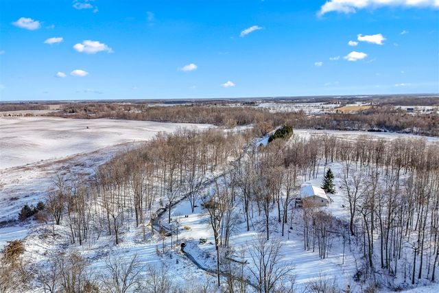 10001 Pioneer Road, Osseo, MI 49266