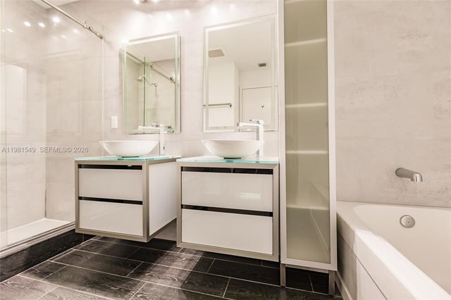 1111 SW 1st Ave 3216-N, Miami, FL 33130