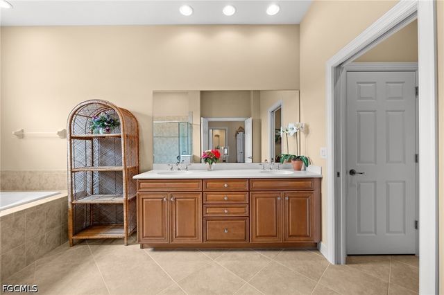 10391 Glastonbury CIR 202, Fort Myers, FL 33913