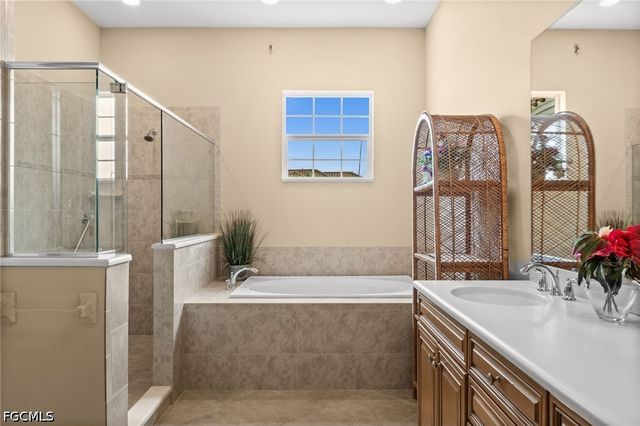 10391 Glastonbury CIR 202, Fort Myers, FL 33913