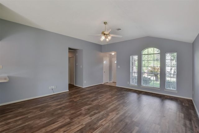 855 Lake View Drive, Montgomery, TX 77356