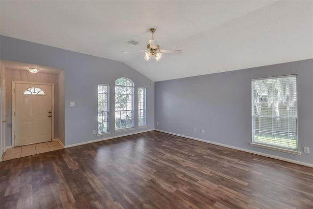 855 Lake View Drive, Montgomery, TX 77356