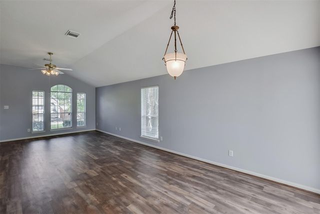 855 Lake View Drive, Montgomery, TX 77356