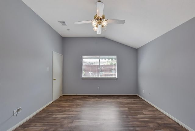 855 Lake View Drive, Montgomery, TX 77356