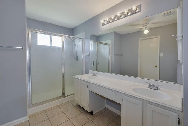855 Lake View Drive, Montgomery, TX 77356