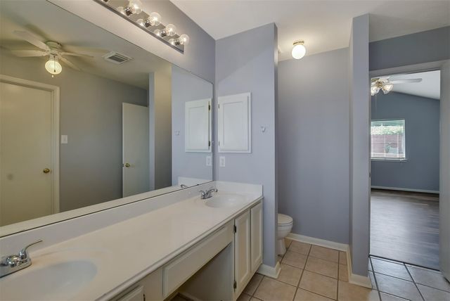 855 Lake View Drive, Montgomery, TX 77356