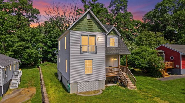 17 Trues Parkway, Sandown, NH 03873