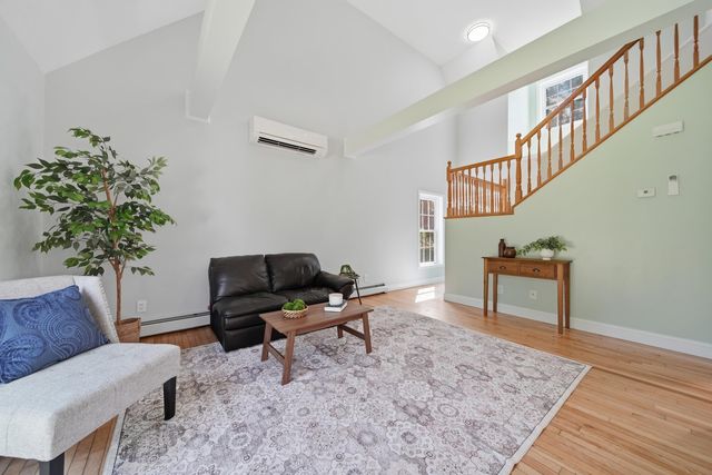 17 Trues Parkway, Sandown, NH 03873