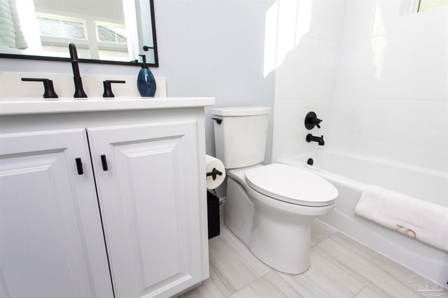 20 W Gathering Green, Pensacola, FL 32502