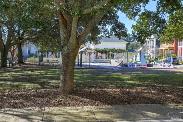 20 W Gathering Green, Pensacola, FL 32502
