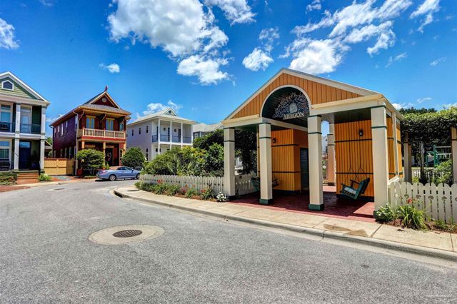 20 W Gathering Green, Pensacola, FL 32502