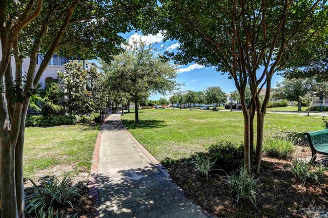 20 W Gathering Green, Pensacola, FL 32502