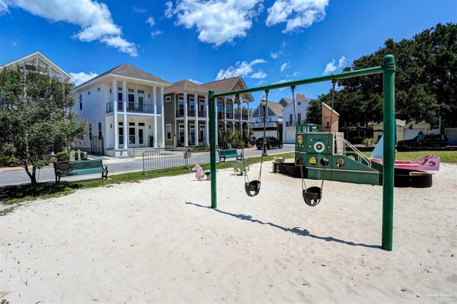 20 W Gathering Green, Pensacola, FL 32502