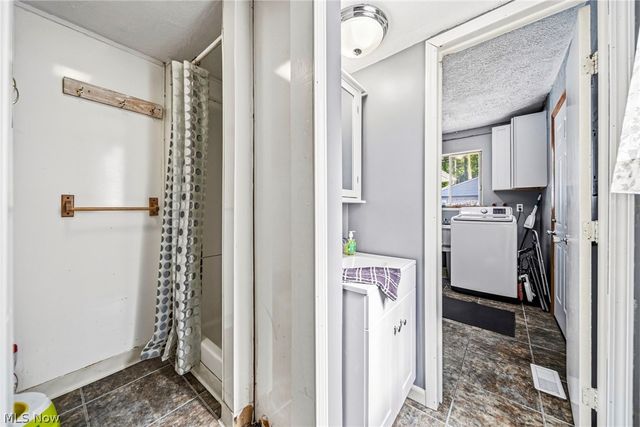 7519 Pinehurst Drive, Mentor On The Lake, OH 44060