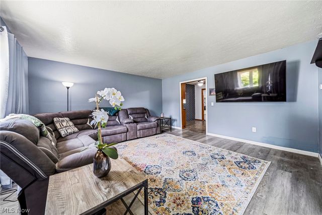 7519 Pinehurst Drive, Mentor On The Lake, OH 44060