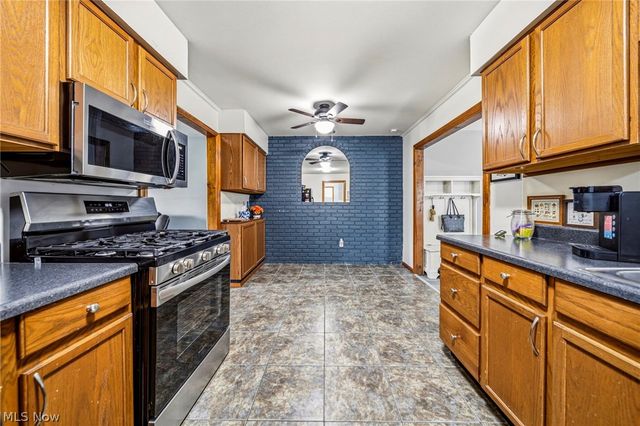 7519 Pinehurst Drive, Mentor On The Lake, OH 44060