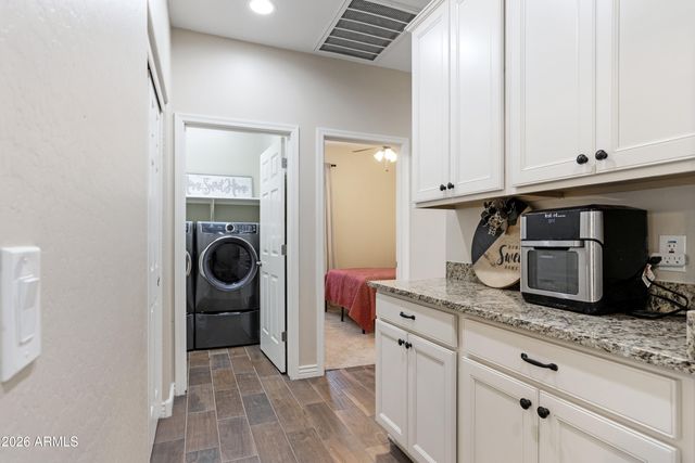 2735 E Hickory Street, Gilbert, AZ 85298