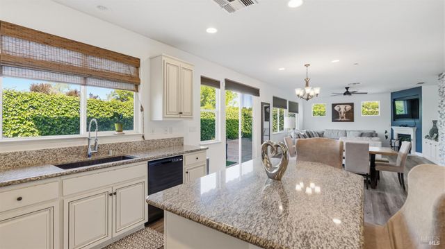 248 Aster St, Vacaville, CA 95688