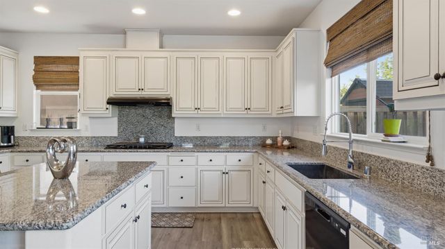 248 Aster St, Vacaville, CA 95688