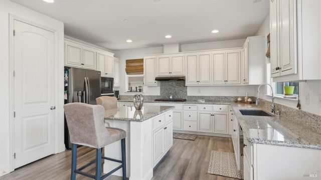 248 Aster St, Vacaville, CA 95688