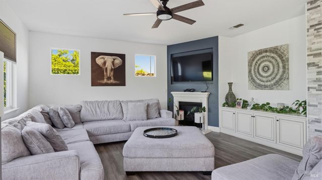 248 Aster St, Vacaville, CA 95688