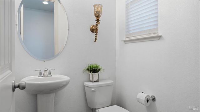 248 Aster St, Vacaville, CA 95688