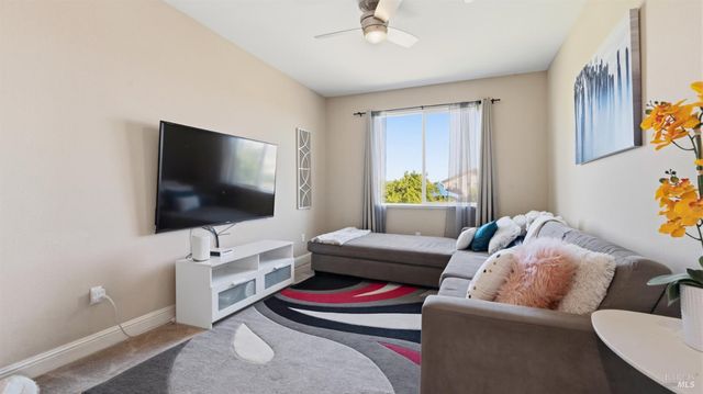 248 Aster St, Vacaville, CA 95688