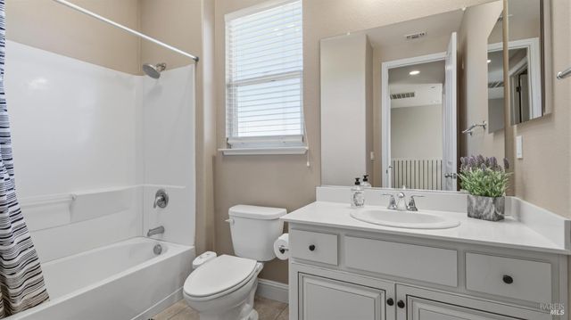 248 Aster St, Vacaville, CA 95688